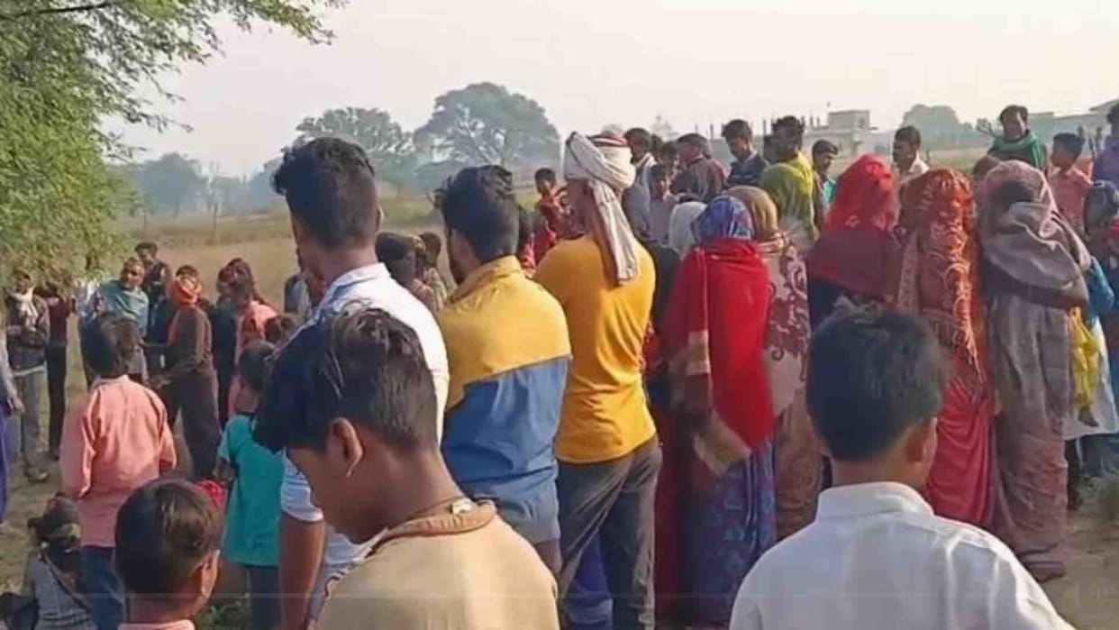 Dead body of a loving couple found hanging from a tree in Singrauli Padri village