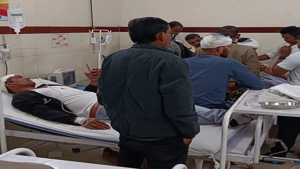 Deadly attack on liquor shop employees three employees seriously injured in Mungeli