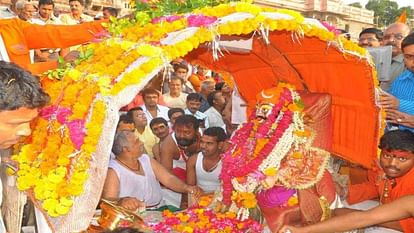 Ujjain: राजसी ठाठ-बाट के साथ निकलेगी महाकाल की सवारी; कार्तिक माह के पहले सोमवार को भक्त करेंगे दर्शन Shri Mahakal ride will start in Ujjain on the first Monday of Kartik month.