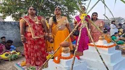 किन्नरों ने की छठ पूजा