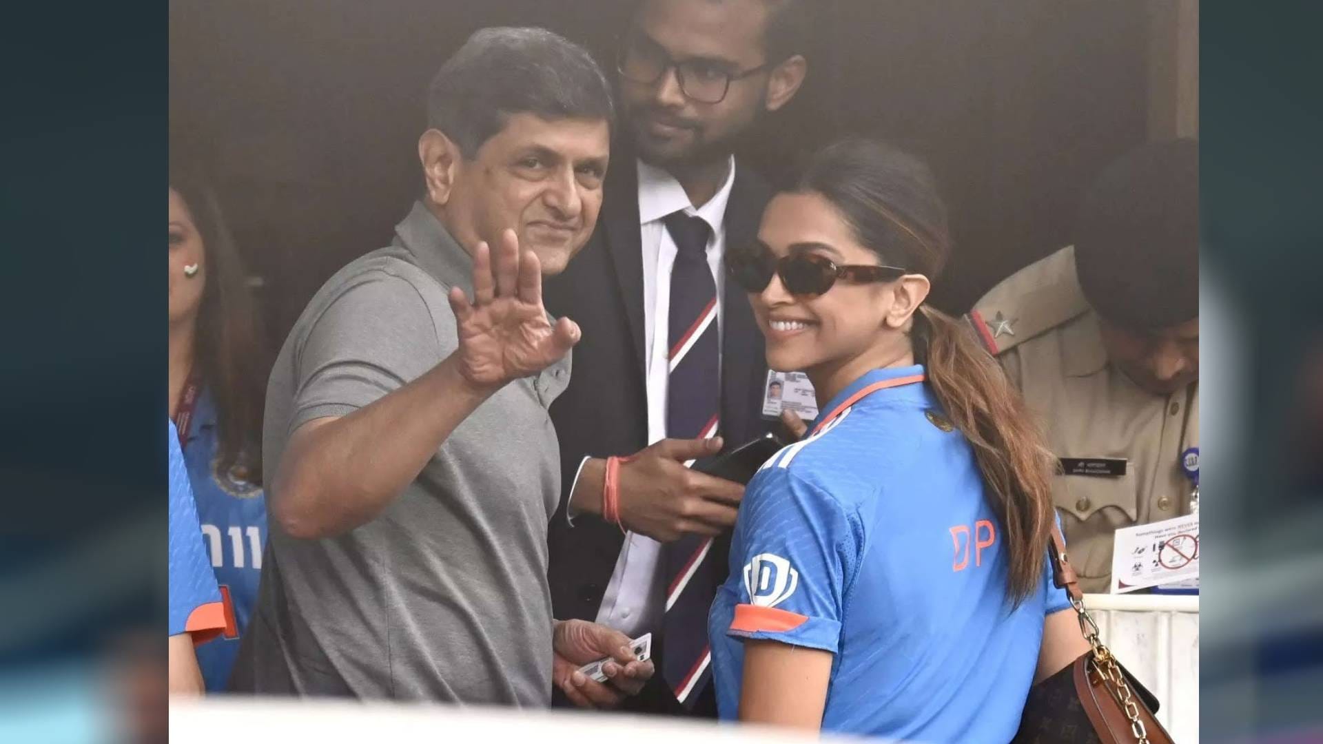 IND vs AUS World Cup Final 2023 deepika padukone reached at Narendra Modi Stadium with husband ranveer singh