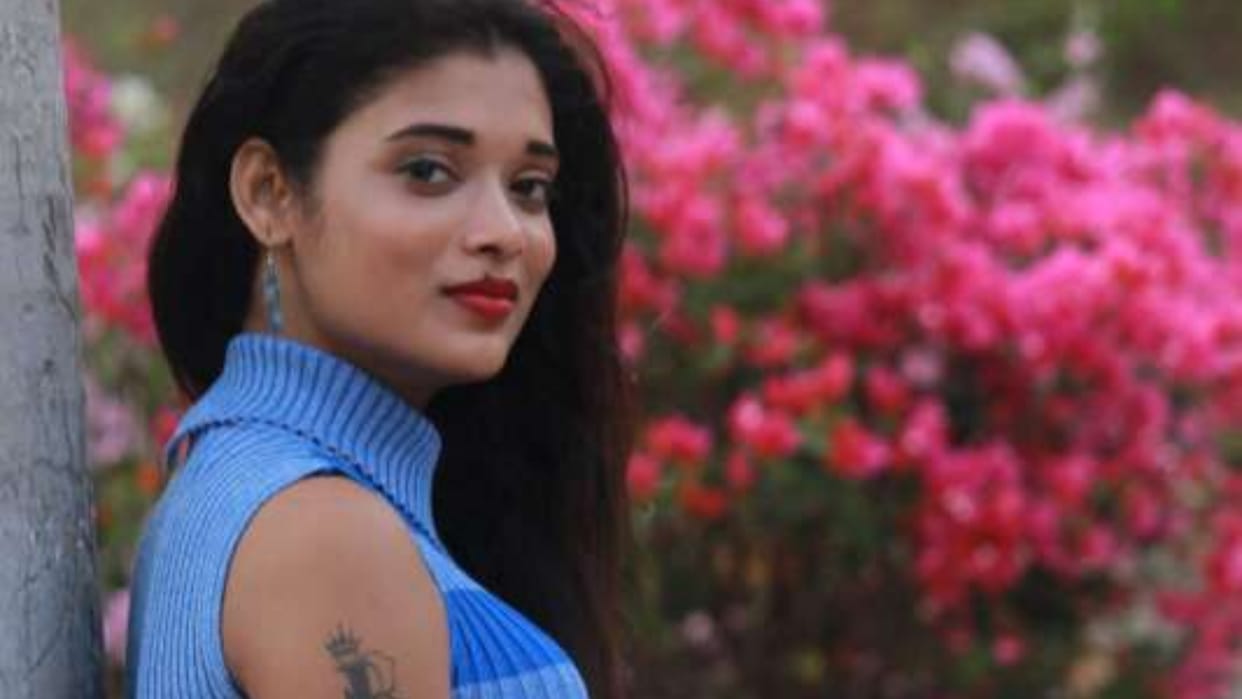 South actress controversial statement says if india wins world cup i will streak on vizag beach