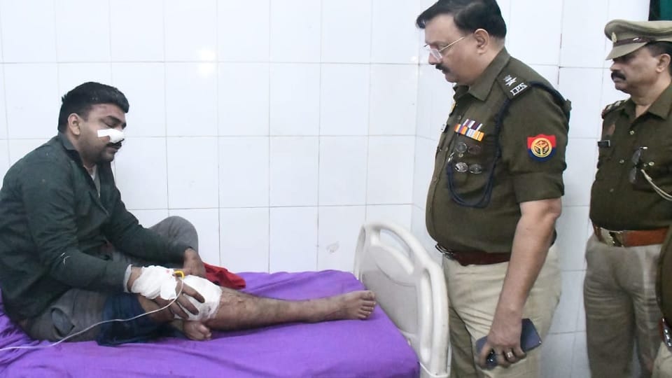 Rampur: Police encounter animal smugglers, one accused died spot due bullet injury, other admitted hospital