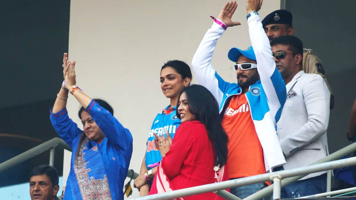 IND vs AUS World Cup Final 2023 deepika padukone reached at Narendra Modi Stadium with husband ranveer singh