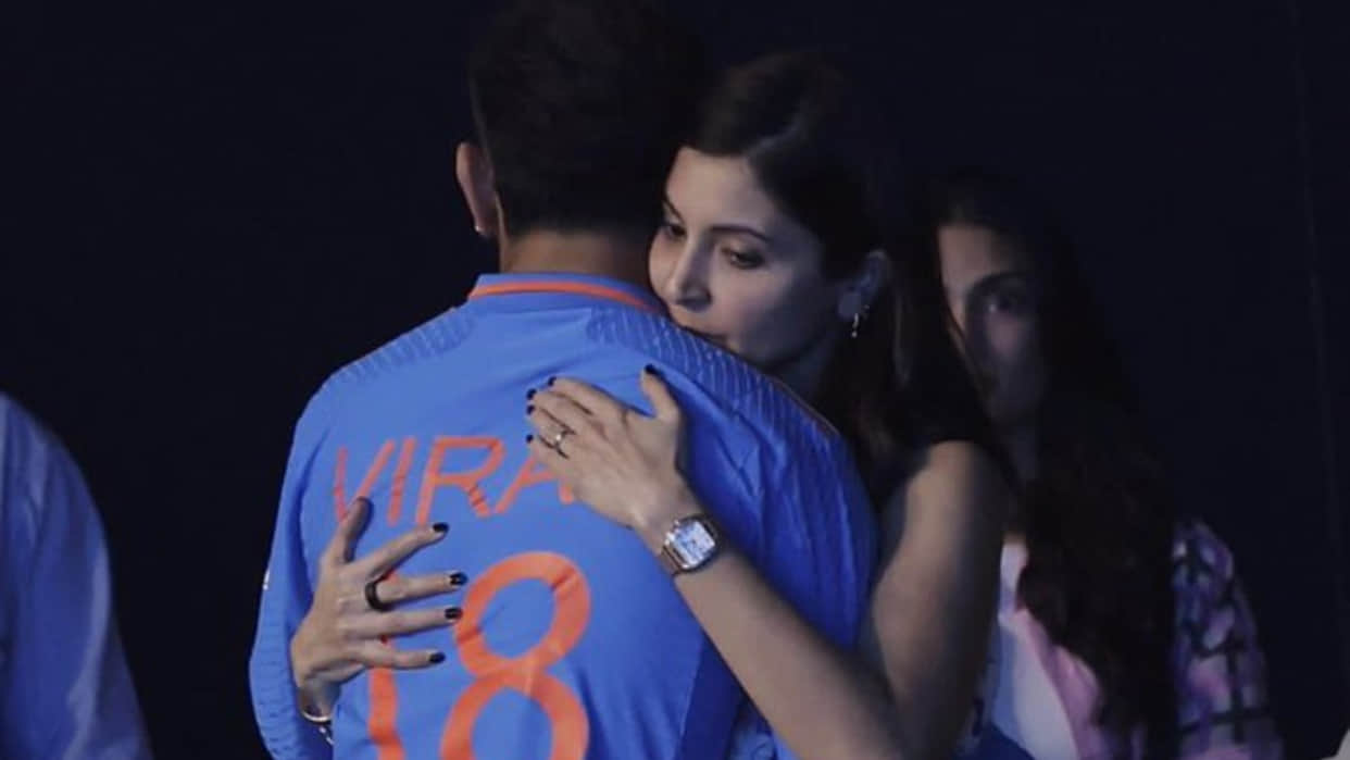 World Cup Final 2023 Anushka Sharma Hugs Heartbroken Virat Kohli After India Loses from Australia Viral Photo