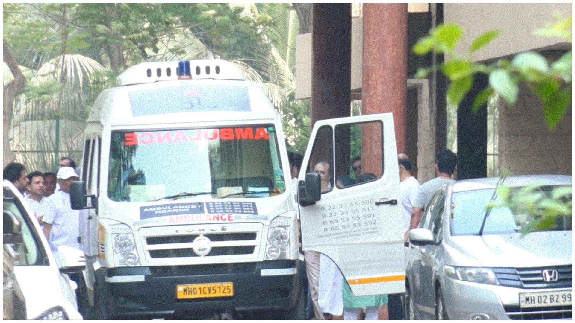 sonu nigam tabu rani mukerji And other stars at the funeral Of Sanjay Gadhvi