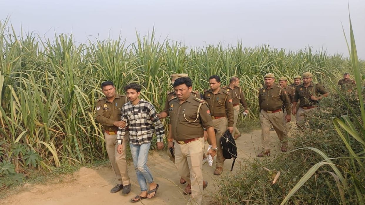 Baghpat: Three crooks have arrested in police encounter after looted from cashier of finance company