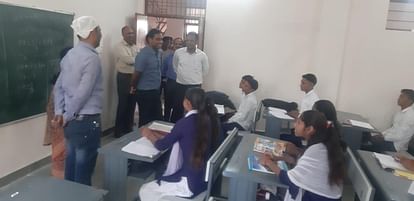 MP News: भोपाल में 4 शिक्षक एवं 1 सहायक ग्रेड तीन निलंबित, 2 शिक्षकों को कारण बताओ नोटिस MP News: भोपाल में 4 शिक्षक एवं 1 सहायक ग्रेड तीन निलंबित, 2 शिक्षकों को कारण बताओ नोटिस