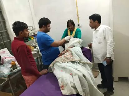 Bihar News : Balloon inflating cylinder blast at Chhath Ghat in Bettiah, one dead, many injured
