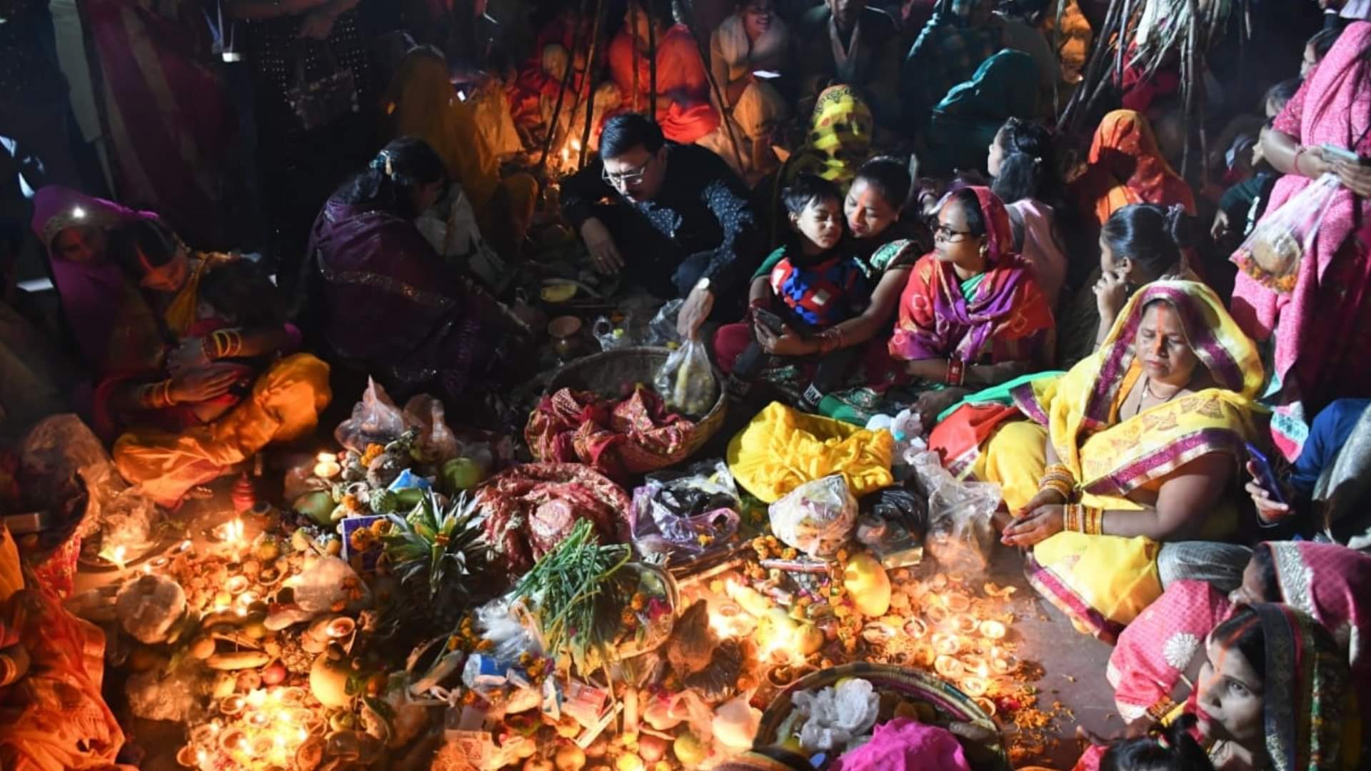 Chhath pooja completed with prayers of morning.