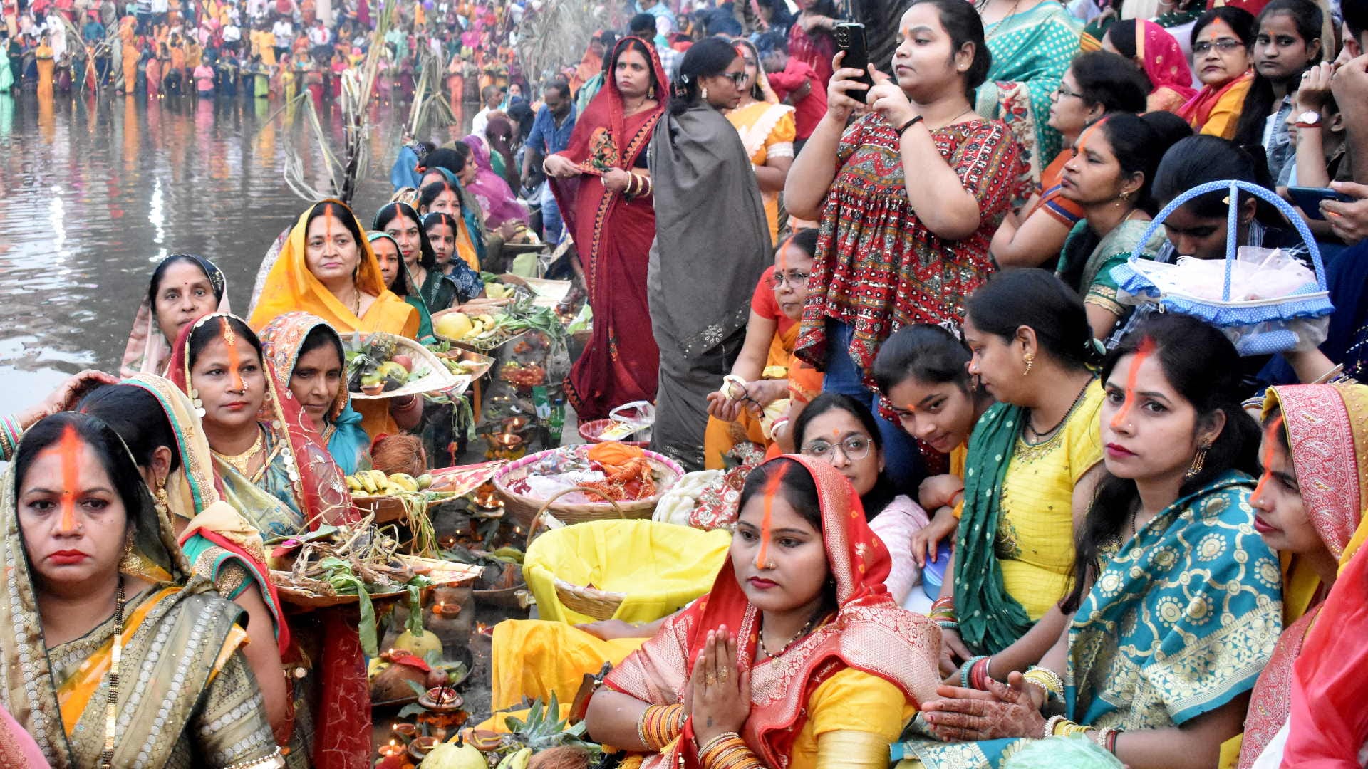 Gorakhpur echoed with the joy of Chhath Mata