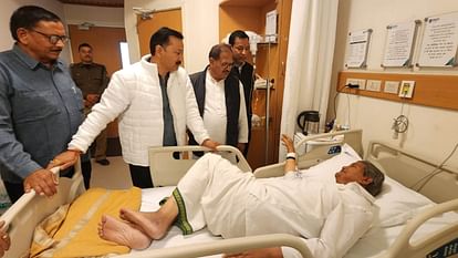 Former CM Harish Rawat health deteriorated admitted to hospital Dehradun Congress Uttarakhand news in hindi