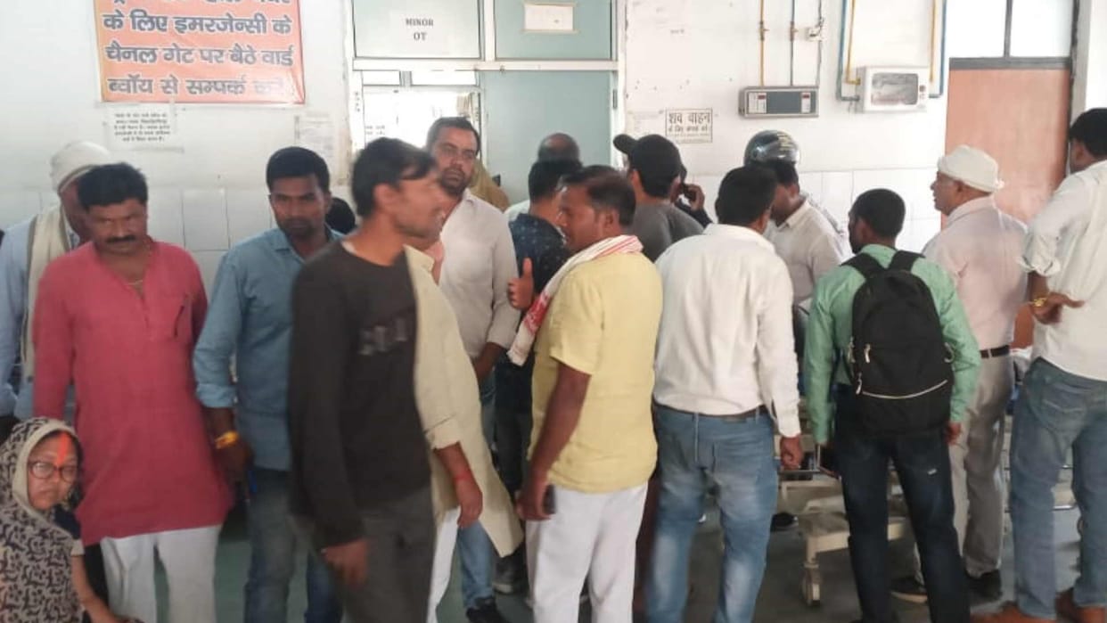 Fighting and firing between two groups over minor issue in Deoria