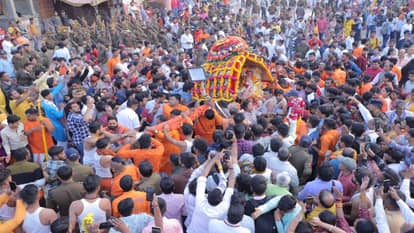Mahakal Sawari Ujjain The first ride of Lord Mahakaleshwar was taken out with much fanfare