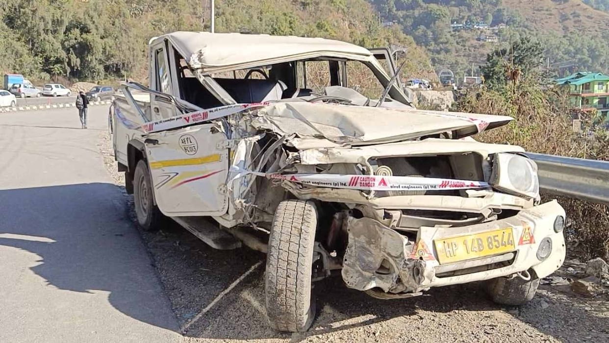 Road Accident: Truck and pickup vehicle collide near Solan, one injured