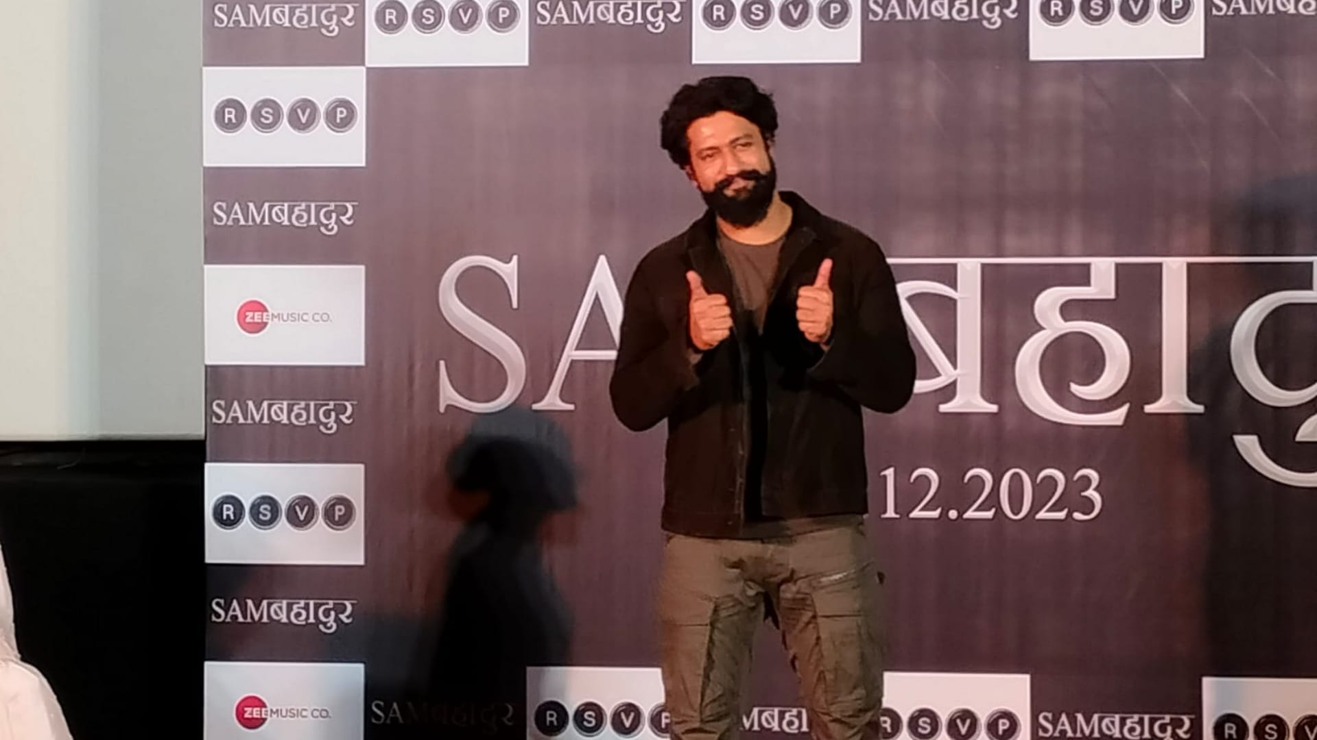 Sam Bahadur Twitter Review Fans Praises Vicky Kaushal Fatima Sana Shaikh starrer movie calls it blockbuster