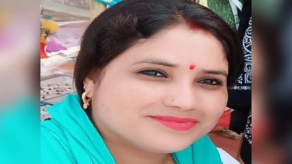 Soni Singh became self-reliant by opening a makeup studio