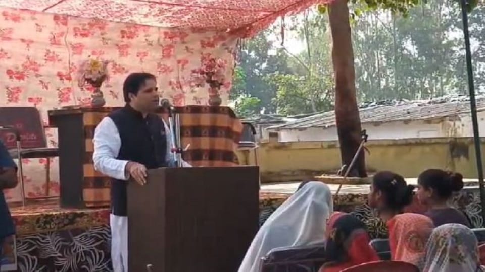 Varun Gandhi targets the government over the unemployment