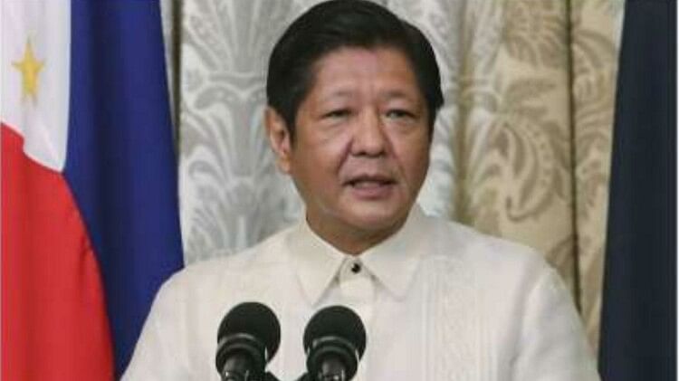 Philippines blunt words on China, will not give even an inch of space