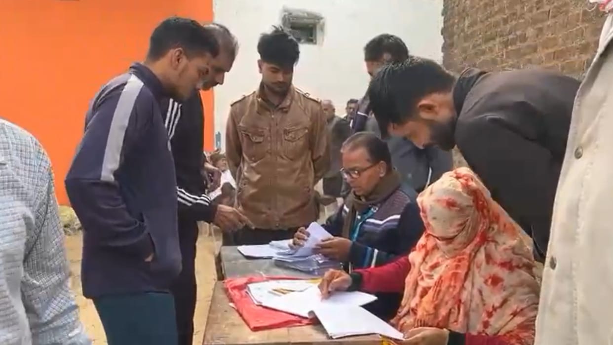 MP Election: Re-polling took place at a polling station in Bhind.