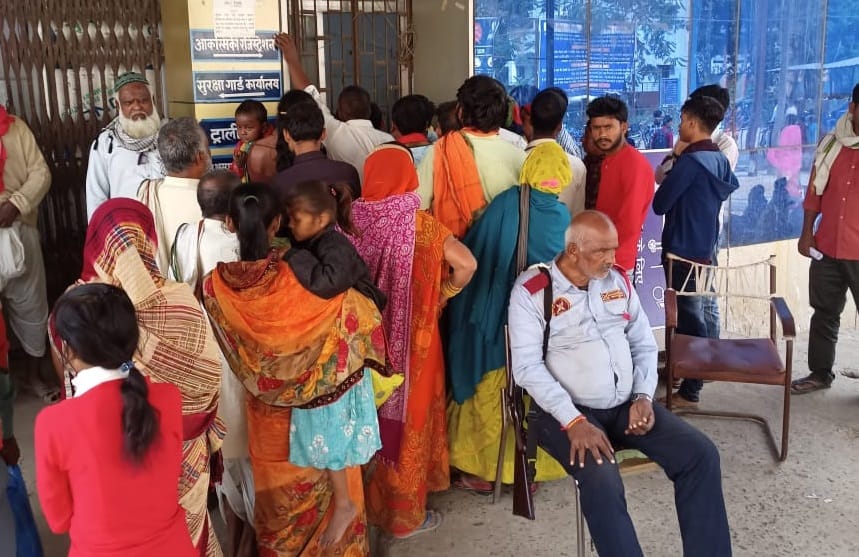 Bihar: OPD closed in Muzaffarpur government hospital against beating of doctor, patients returned treatment