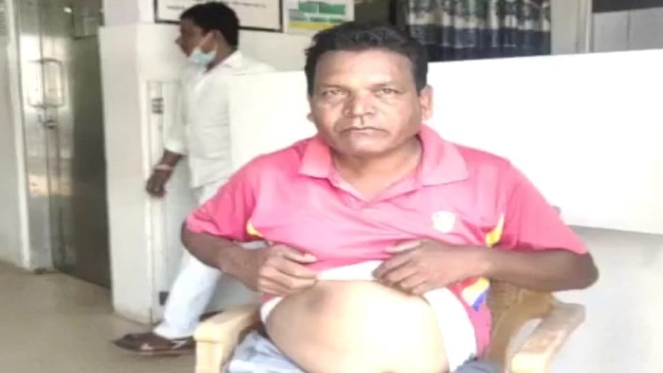 Employee shot in campus of district hospital major accident averted in Bijapur