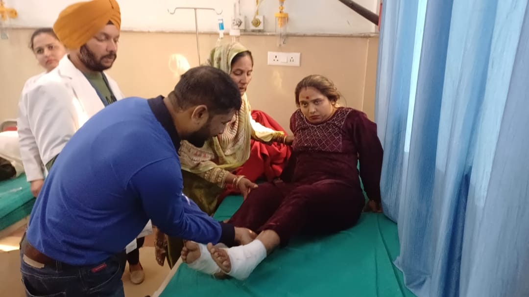jammu RSpura accident: Three year old girl killed by mini bu mother also injured