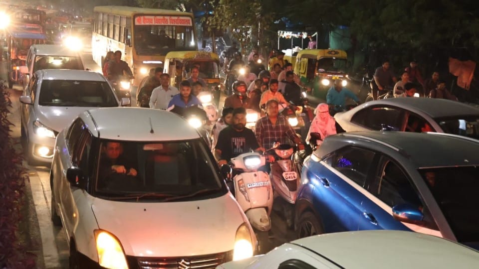 Indore Traffic Jam mhow naka annpurna mandir ranjeet hanuman