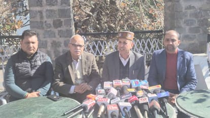 HP Politics: महेंद्र धर्माणी बोले- महज सुर्खियों में बने रहने के लिए बयानबाजी कर रही सुक्खू सरकार Mahendra Dharmani said - Sukhu government is making statements just to remain in the headlines.