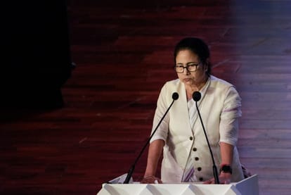 West Bengal: नेताजी सुभाष चंद्र बोस की जयंती पर ममता बनर्जी ने भाजपा पर साधा निशाना, कहा- अपना वादा भूल गए It's a shame that even today we do not know what happened to Netaji: Mamata