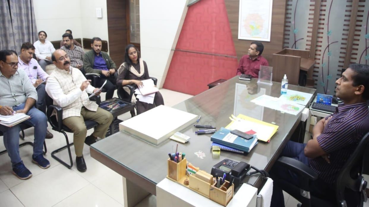 Bhopal News Collector offer to improve the city air PUC free on full tank