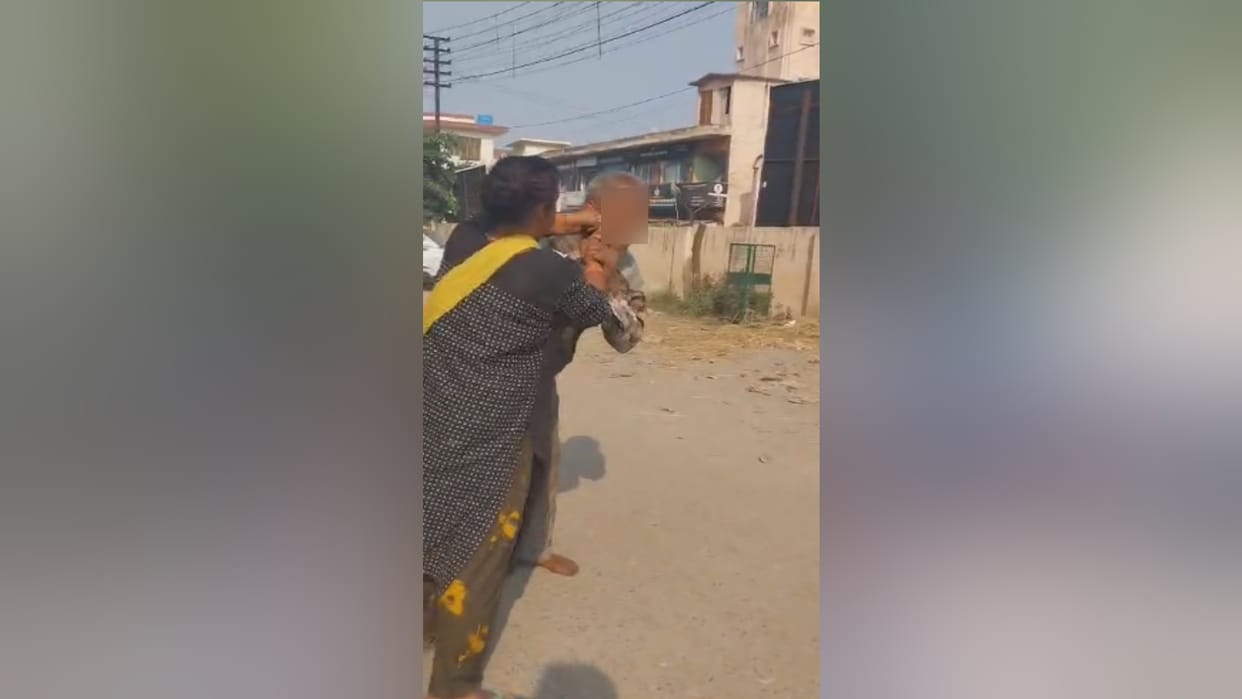 A female employee dragged man on ground for not paying five rupees for defecation in Shamli