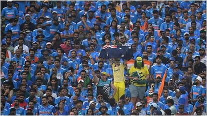 ODI WC: विश्व कप देखने के लिए जमकर उमड़े दर्शक, 12,50,307 लोगों ने स्टेडियम से देखे मैच; बन गया विश्व रिकॉर्ड Record 12,50,307 people watched ICC ODI WC 2023 Matches from Stadium most popular ICC Tournament Ever
