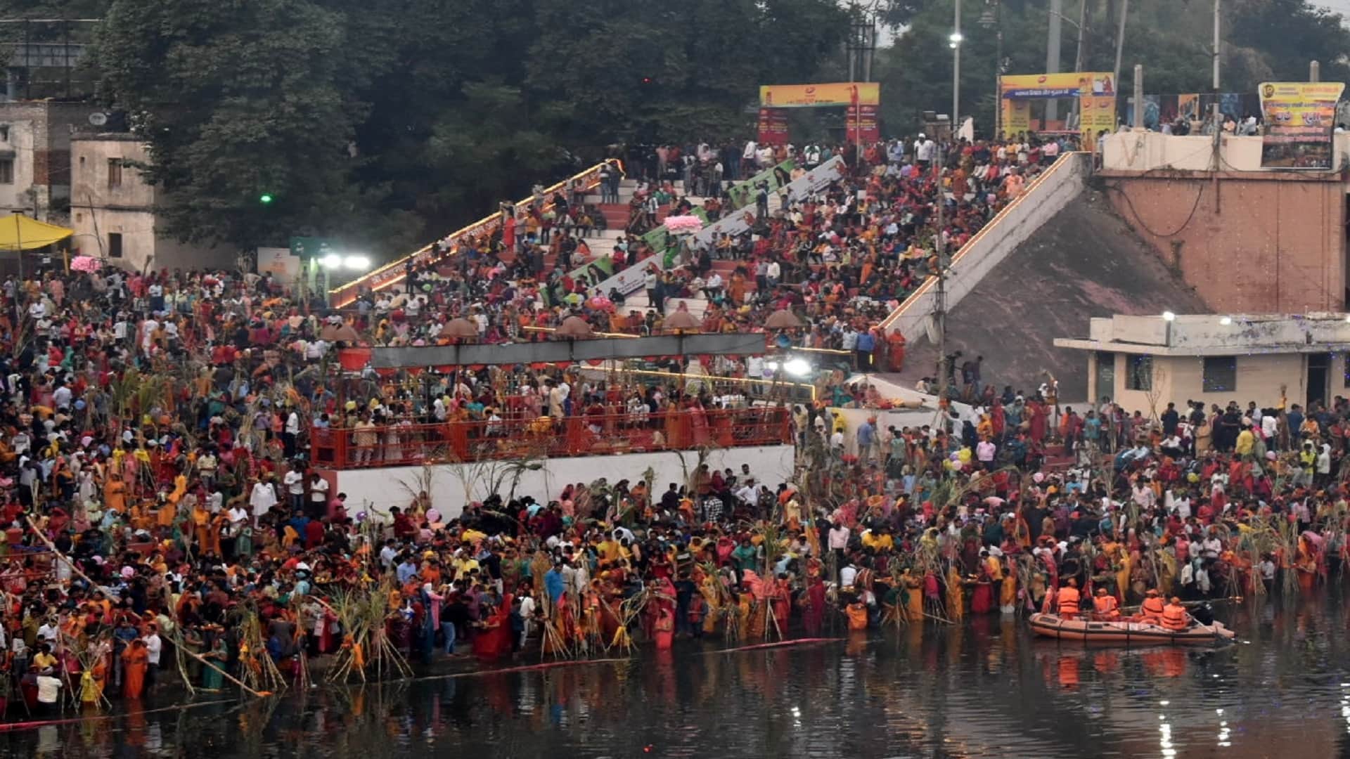 Varanasi's Chhath Puja in pictures: Adidev made the devotees wait for 23 minutes