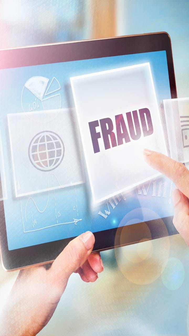 Cyber cell team in Delhi arrested three accused of cheating American citizens