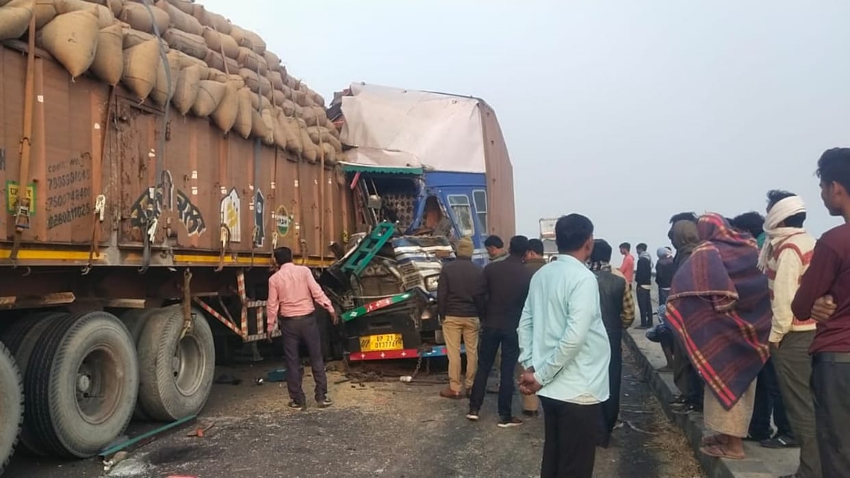 Two died and three injured in an accident in Bahraich.
