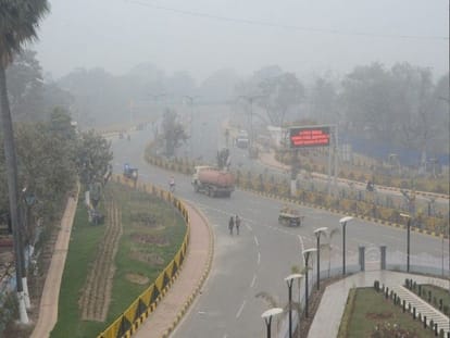 Bihar News: गिरकर 12 डिग्री पर आ चुका है न्यूनतम तापमान; जानें कैसा रहेगा बिहार का मौसम आगे, क्या रखें सावधानी weather today and tomorrow weather in bihar weather report, pollution risk and health impact in bihar news
