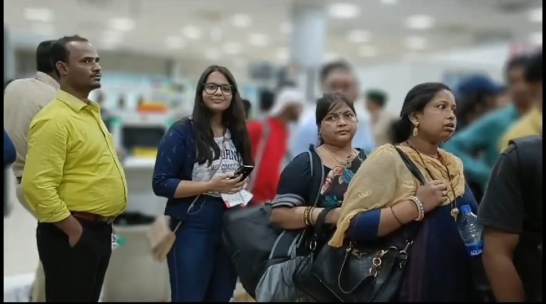 Bihar: For the first time, a plane took off for Delhi at night at Darbhanga airport, landing also at night.