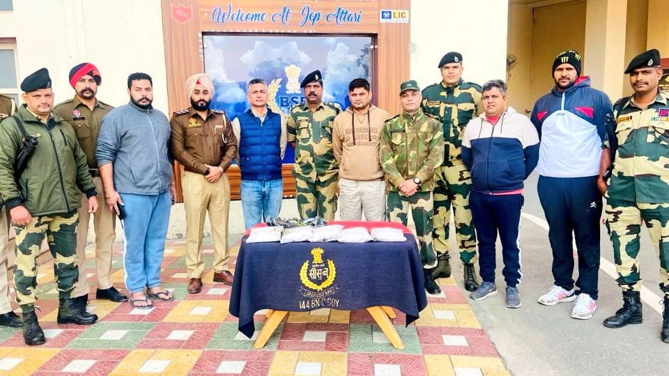 BSF in Amritsar recovered more than half kilo heroin from border village Attari