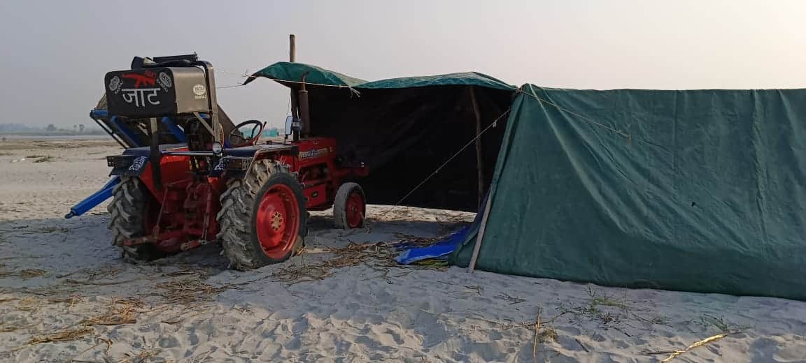 Ganga Snaan 2023: Ganga Ghat started resonating with the cheers of Mother Ganga, devotees camped in the fair