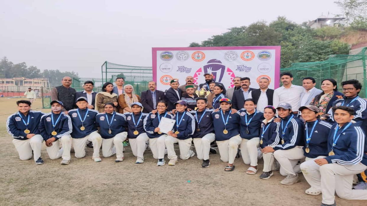 Inter University Women's Cricket Competition: Guru Nanak Dev University became the winner by defeating HPU Shi