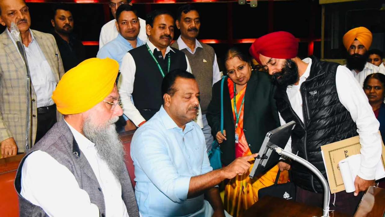 Karnataka Assembly delegation met Punjab Assembly Speaker
