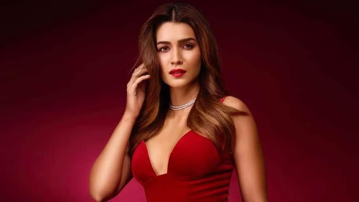 Kriti Sanon Received Golden Visa in UAE after Shah Rukh Khan Sanjay Dutt and Other Details inside