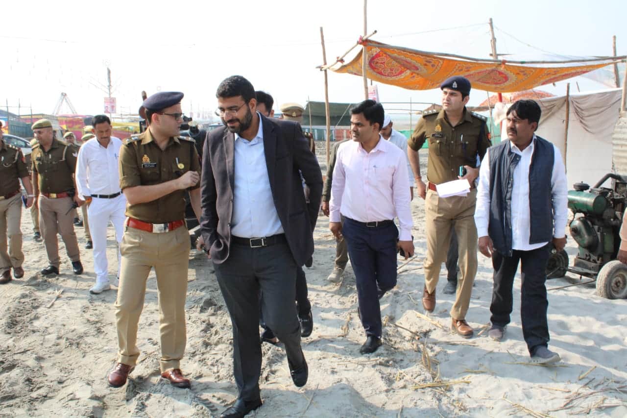 Ganga Snan 2023: Tent City started building on the banks of Ganga, officials checks preparation