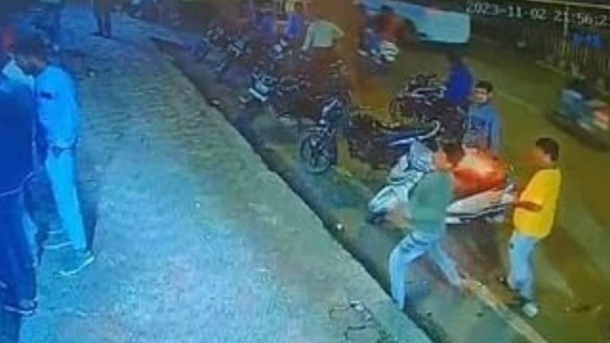 Ujjain Crime The criminal who threw petrol bomb at a liquor shop surrendered