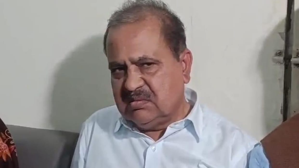 Gwalior When Lokayukta team caught bribe taking officer he pretended to have a heart attack