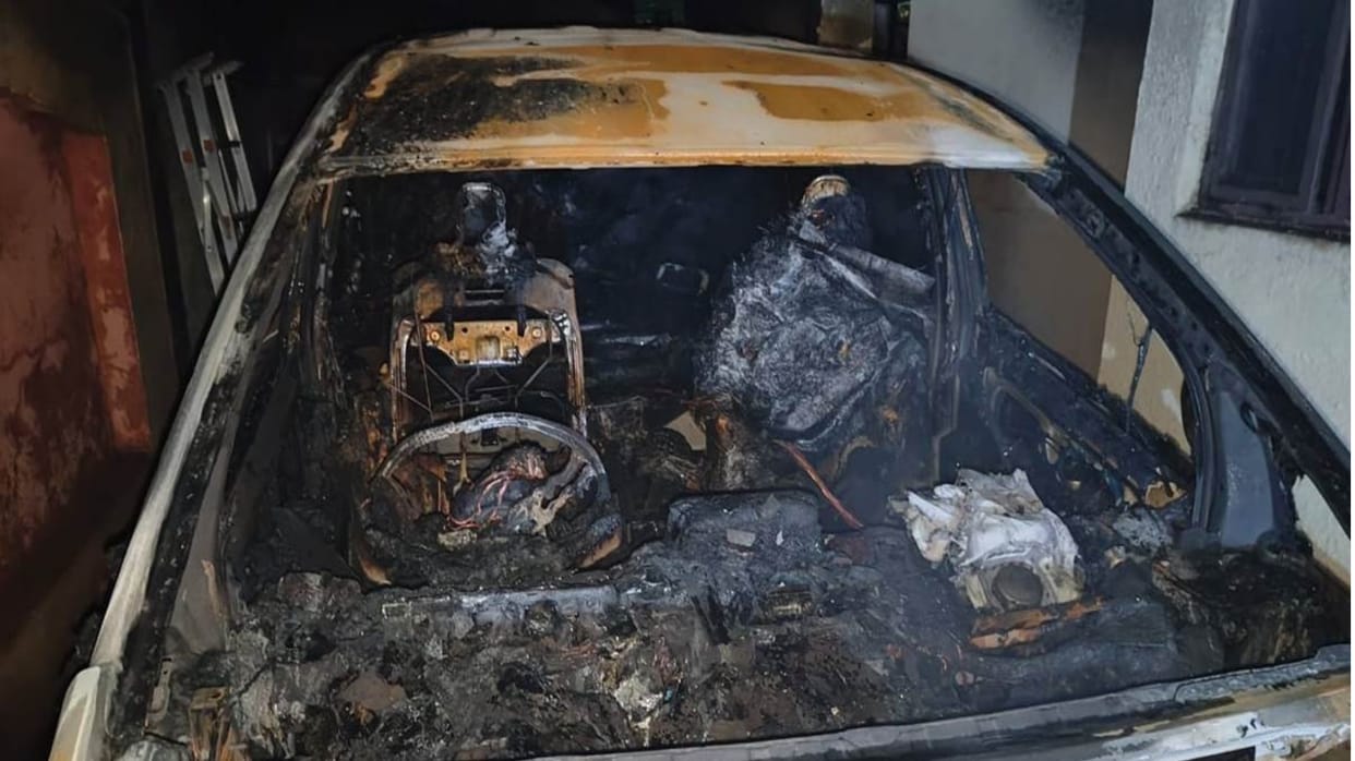 Raipur Fire News: Fire breaks out in IAS officer bungalow in Raipur, two cars burnt to ashes