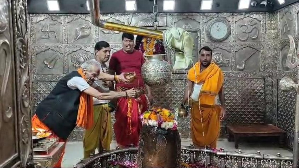 Ujjain News: Rituals being conducted in Mahakal temple for the safe return of laborers trapped in Uttarakhand