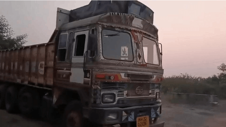 Chhattisgarh Accident: तेज रफ्तार ट्रक का कहर, तीन छात्रों को मारी टक्कर, सभी रायपुर रेफर