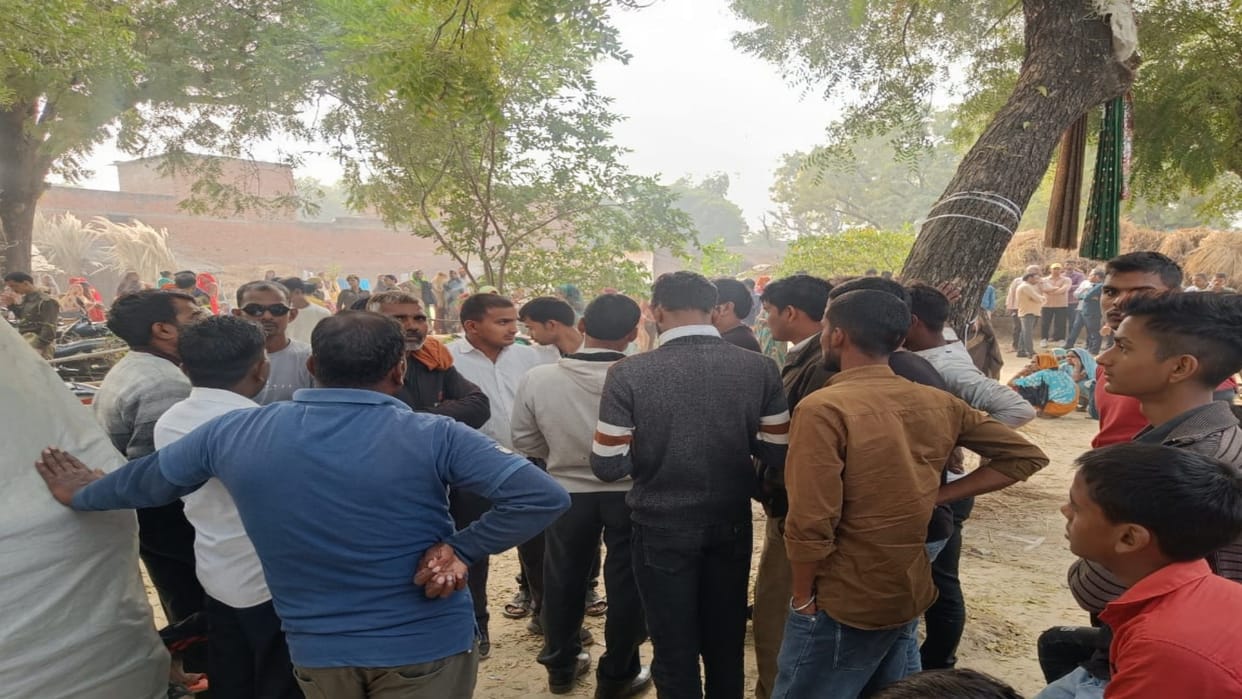 Amidst grief and anger, the last rites of a grocery businessman took place on the fourth day